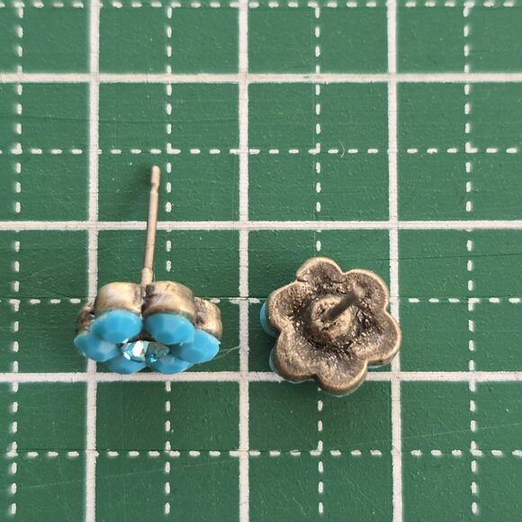 Blue flower stud earrings (turquoise?). Vintage. - Picture 5 of 8